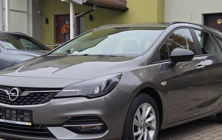 Opel Astra K рестайлинг, 2021 год, 1 285 000 рублей, 3 фотография