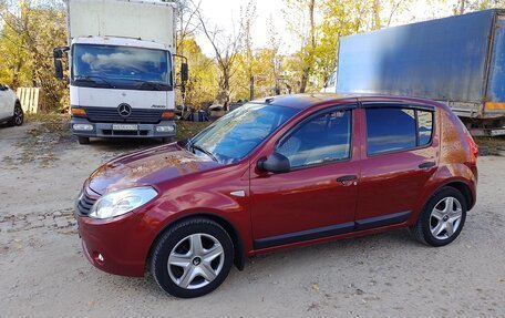 Renault Sandero I, 2012 год, 460 000 рублей, 2 фотография