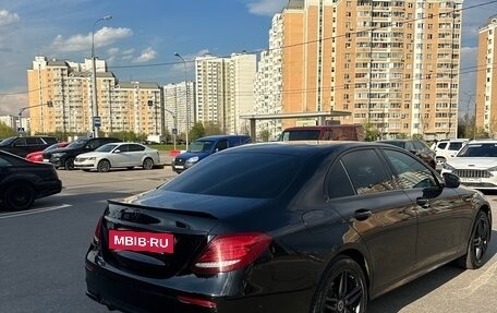 Mercedes-Benz E-Класс, 2019 год, 2 300 000 рублей, 4 фотография