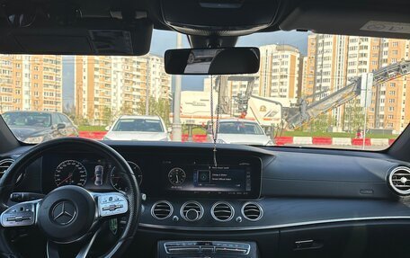 Mercedes-Benz E-Класс, 2019 год, 2 300 000 рублей, 7 фотография