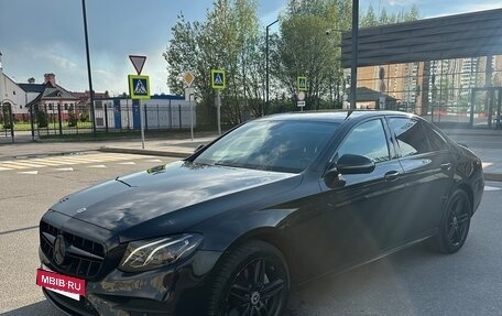 Mercedes-Benz E-Класс, 2019 год, 2 300 000 рублей, 2 фотография