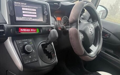 Toyota Wish II, 2013 год, 1 400 000 рублей, 8 фотография