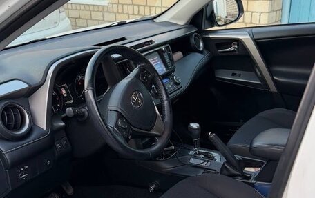 Toyota RAV4, 2018 год, 2 550 000 рублей, 4 фотография