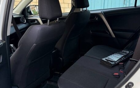 Toyota RAV4, 2018 год, 2 550 000 рублей, 14 фотография