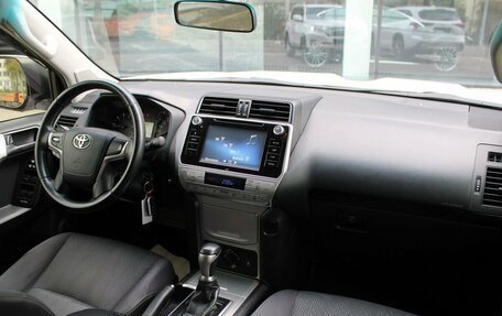 Toyota Land Cruiser Prado 150 рестайлинг, 2017 год, 4 569 000 рублей, 10 фотография
