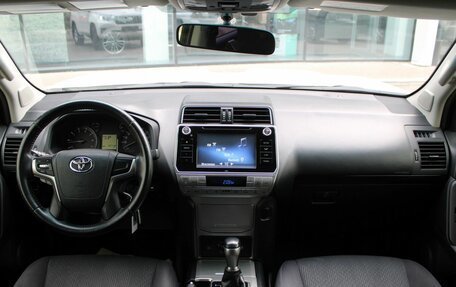 Toyota Land Cruiser Prado 150 рестайлинг, 2017 год, 4 569 000 рублей, 11 фотография