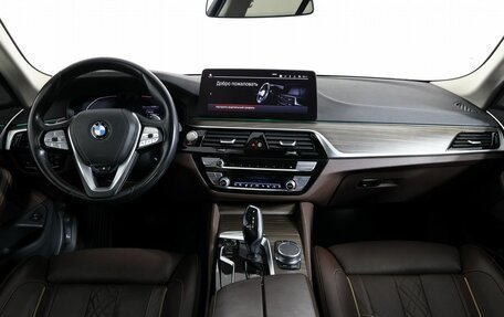 BMW 5 серия, 2020 год, 4 590 000 рублей, 15 фотография