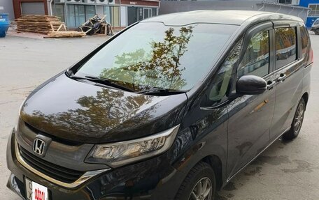 Honda Freed II, 2016 год, 1 350 000 рублей, 2 фотография