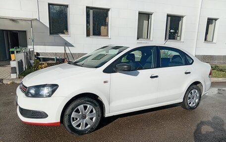 Volkswagen Polo VI (EU Market), 2013 год, 890 000 рублей, 2 фотография