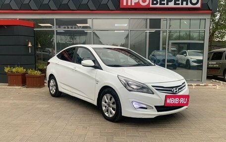 Hyundai Solaris II рестайлинг, 2016 год, 699 900 рублей, 2 фотография