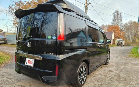 Honda Stepwgn IV рестайлинг, 2015 год, 1 750 000 рублей, 4 фотография