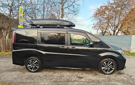 Honda Stepwgn IV рестайлинг, 2015 год, 1 750 000 рублей, 2 фотография