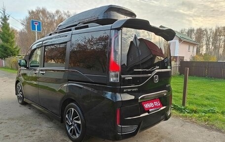 Honda Stepwgn IV рестайлинг, 2015 год, 1 750 000 рублей, 3 фотография