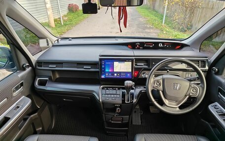 Honda Stepwgn IV рестайлинг, 2015 год, 1 750 000 рублей, 13 фотография