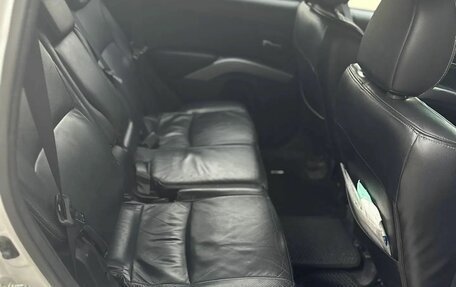 Mitsubishi Outlander III рестайлинг 3, 2010 год, 1 100 000 рублей, 16 фотография
