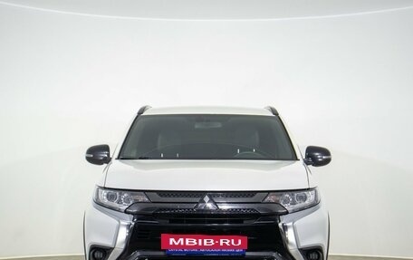 Mitsubishi Outlander III рестайлинг 3, 2021 год, 2 649 000 рублей, 2 фотография