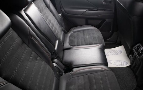 Mitsubishi Outlander III рестайлинг 3, 2021 год, 2 649 000 рублей, 21 фотография