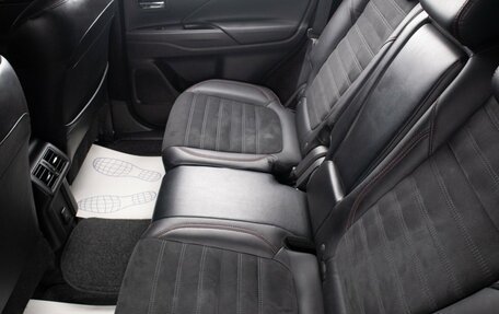 Mitsubishi Outlander III рестайлинг 3, 2021 год, 2 649 000 рублей, 22 фотография