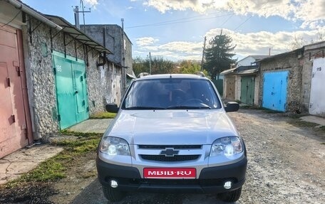 Chevrolet Niva I рестайлинг, 2011 год, 440 000 рублей, 1 фотография