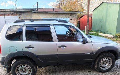 Chevrolet Niva I рестайлинг, 2011 год, 440 000 рублей, 2 фотография
