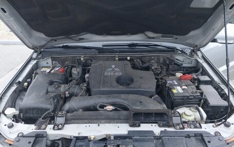 Mitsubishi Pajero IV рестайлинг 2, 2011 год, 1 670 000 рублей, 2 фотография