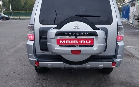 Mitsubishi Pajero IV рестайлинг 2, 2011 год, 1 670 000 рублей, 5 фотография