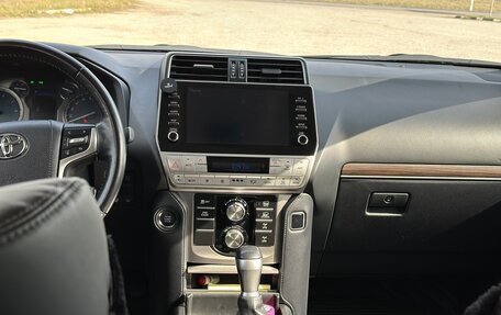 Toyota Land Cruiser Prado 150 рестайлинг, 2021 год, 7 750 000 рублей, 10 фотография
