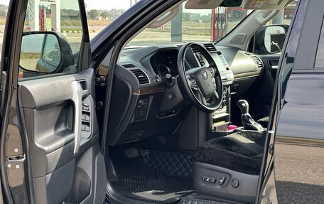 Toyota Land Cruiser Prado 150 рестайлинг, 2021 год, 7 750 000 рублей, 8 фотография