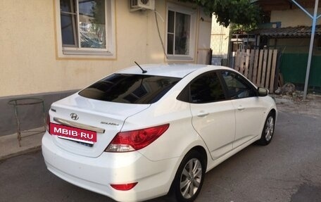 Hyundai Solaris II рестайлинг, 2013 год, 800 000 рублей, 3 фотография