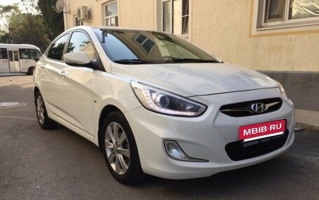 Hyundai Solaris II рестайлинг, 2013 год, 800 000 рублей, 2 фотография