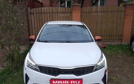 KIA Rio IV, 2021 год, 1 530 000 рублей, 1 фотография