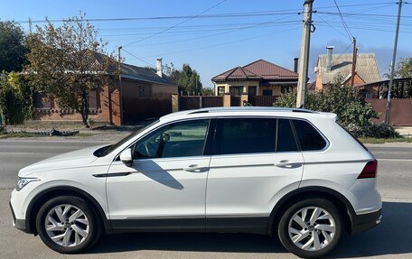 Volkswagen Tiguan II, 2021 год, 3 600 000 рублей, 3 фотография
