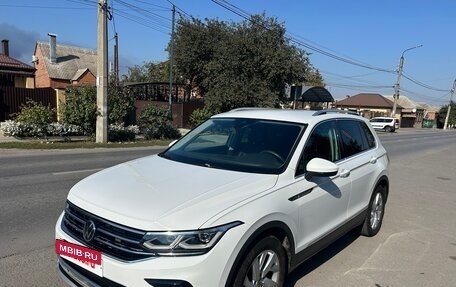 Volkswagen Tiguan II, 2021 год, 3 600 000 рублей, 2 фотография