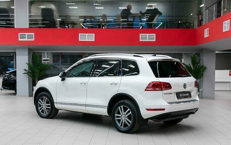 Volkswagen Touareg III, 2011 год, 1 850 000 рублей, 4 фотография