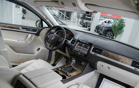 Volkswagen Touareg III, 2011 год, 1 850 000 рублей, 5 фотография