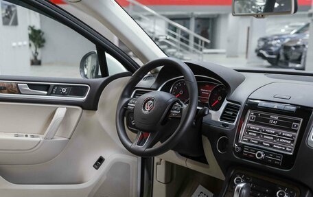 Volkswagen Touareg III, 2011 год, 1 850 000 рублей, 12 фотография