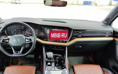 Volkswagen Touareg III, 2019 год, 4 500 000 рублей, 10 фотография