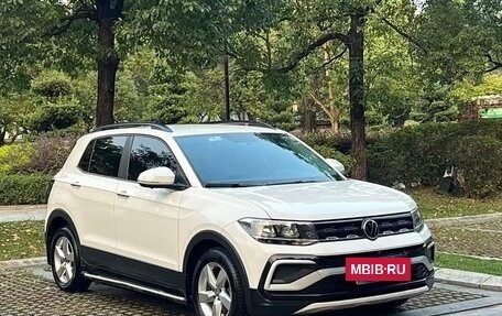 Volkswagen T-Cross I, 2022 год, 1 300 000 рублей, 6 фотография