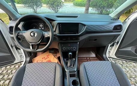 Volkswagen T-Cross I, 2022 год, 1 300 000 рублей, 14 фотография