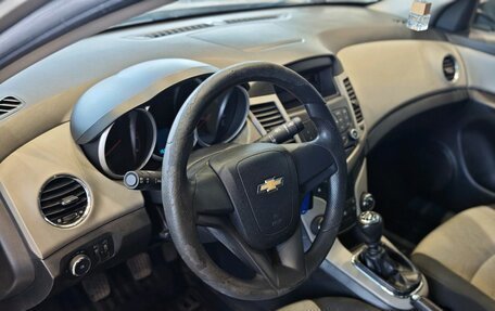 Chevrolet Cruze II, 2011 год, 645 000 рублей, 6 фотография