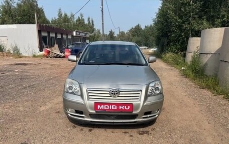 Toyota Avensis III рестайлинг, 2005 год, 701 000 рублей, 1 фотография