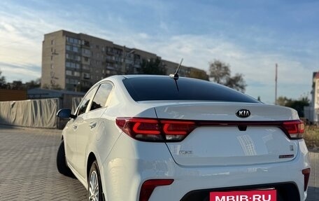 KIA Rio IV, 2019 год, 1 550 000 рублей, 2 фотография