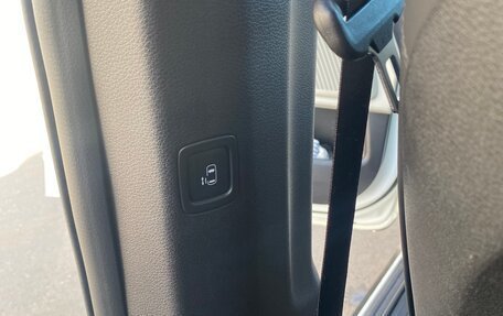 KIA Carnival, 2021 год, 3 850 000 рублей, 15 фотография
