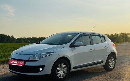 Renault Megane III рестайлинг, 2014 год, 790 000 рублей, 2 фотография