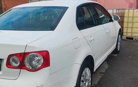 Volkswagen Jetta VII, 2010 год, 780 000 рублей, 3 фотография