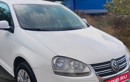 Volkswagen Jetta VII, 2010 год, 780 000 рублей, 2 фотография