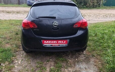 Opel Astra J, 2010 год, 620 000 рублей, 2 фотография