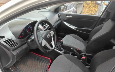 Hyundai Solaris II рестайлинг, 2013 год, 620 000 рублей, 7 фотография