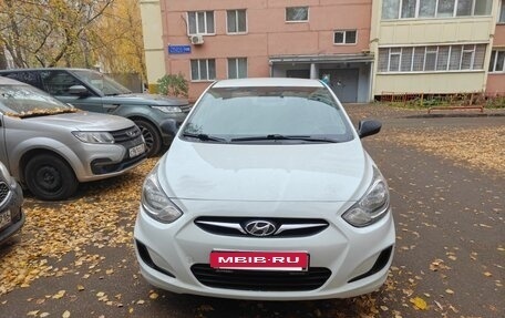 Hyundai Solaris II рестайлинг, 2013 год, 620 000 рублей, 2 фотография
