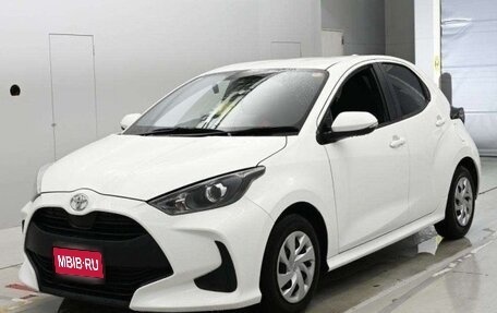 Toyota Yaris XP150 рестайлинг, 2022 год, 780 000 рублей, 1 фотография